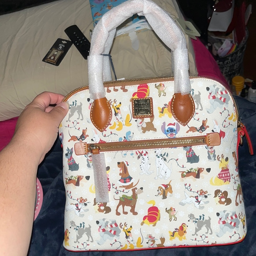Disney dooney & bourke santa tails satchel